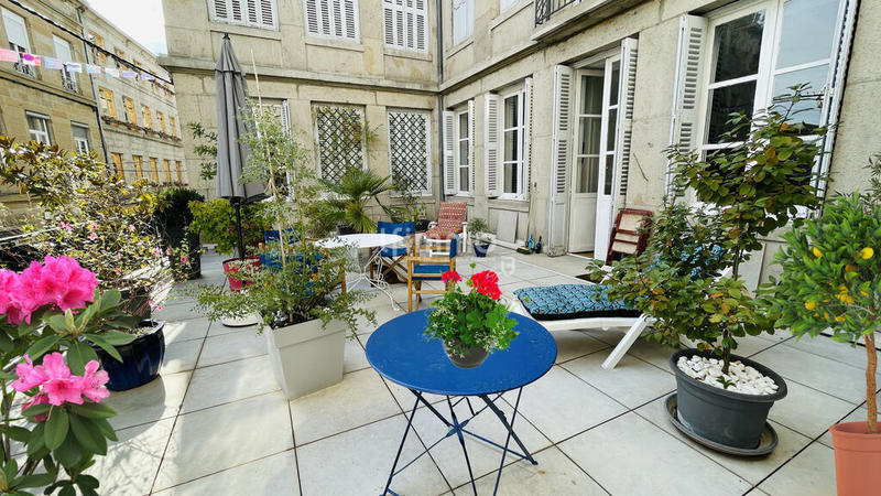 Appartement - 176 m² - 6 pièces