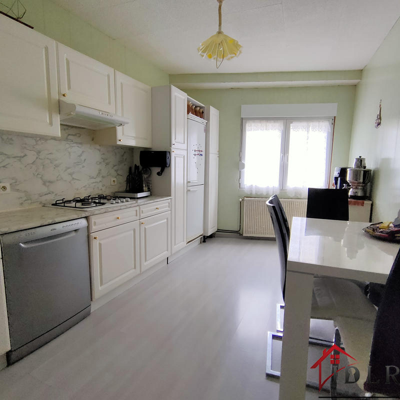 Maison - 233 m² - 11 pièces