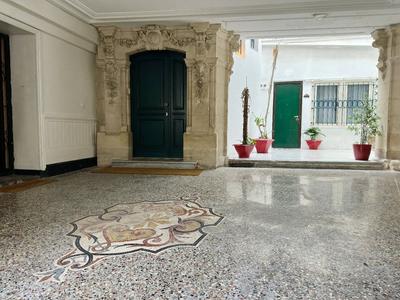 Appartement - 215 m² - 9 pièces