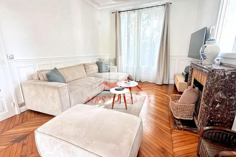 Maison - 180 m² - 8 pièces