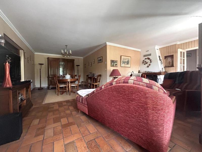 Propriété - 214 m² - 10 pièces