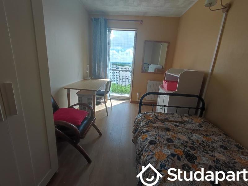 Chambre - 10 m² - 1 pièce