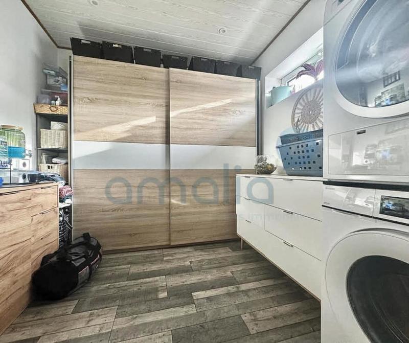 Maison - 215 m² - 9 pièces