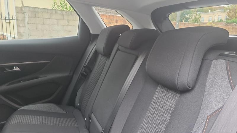 Peugeot 3008 II 1.5 BlueHDi 130 Active Business