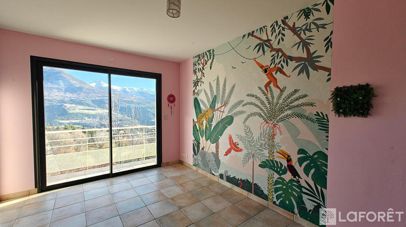 Maison - 166 m² - 8 pièces