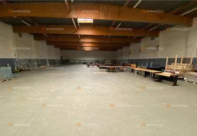 Entrepôt - 7 300 m²