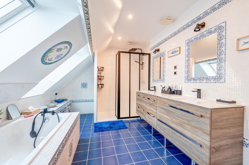 Maison - 196 m² - 7 pièces