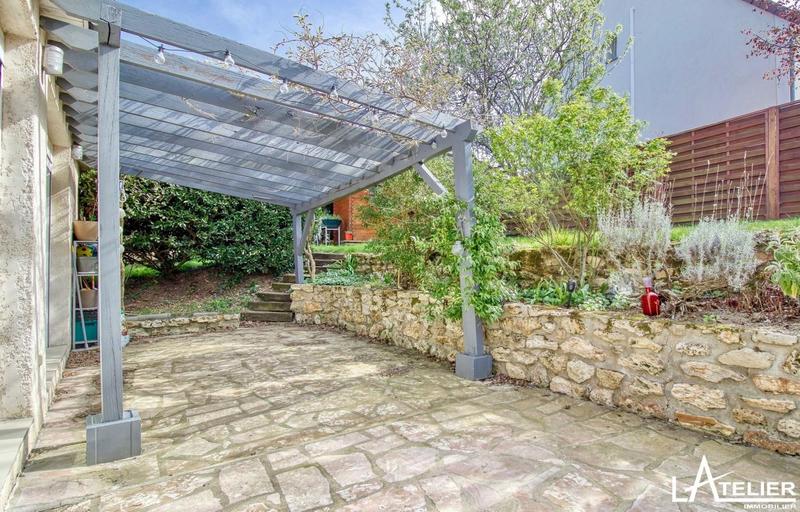 Maison - 169 m² - 9 pièces