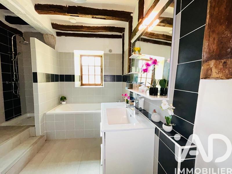 Maison - 236 m² - 7 pièces