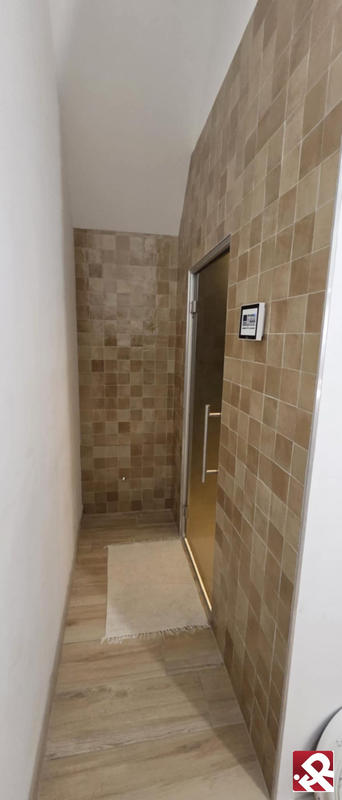 Maison - 320 m² - 7 pièces