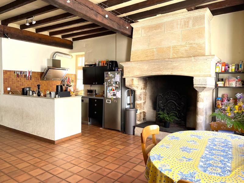 Maison - 215 m² - 9 pièces