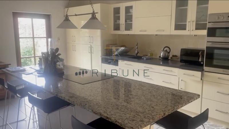 Maison - 184 m² - 6 pièces