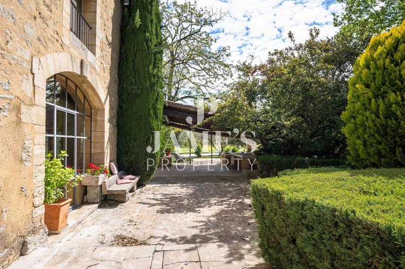 Maison - 520 m² - 14 pièces