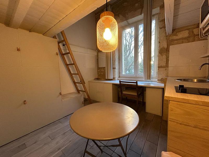 Studio - 15 m² - 1 pièce