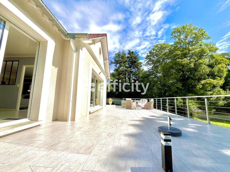 Maison - 155 m² - 7 pièces