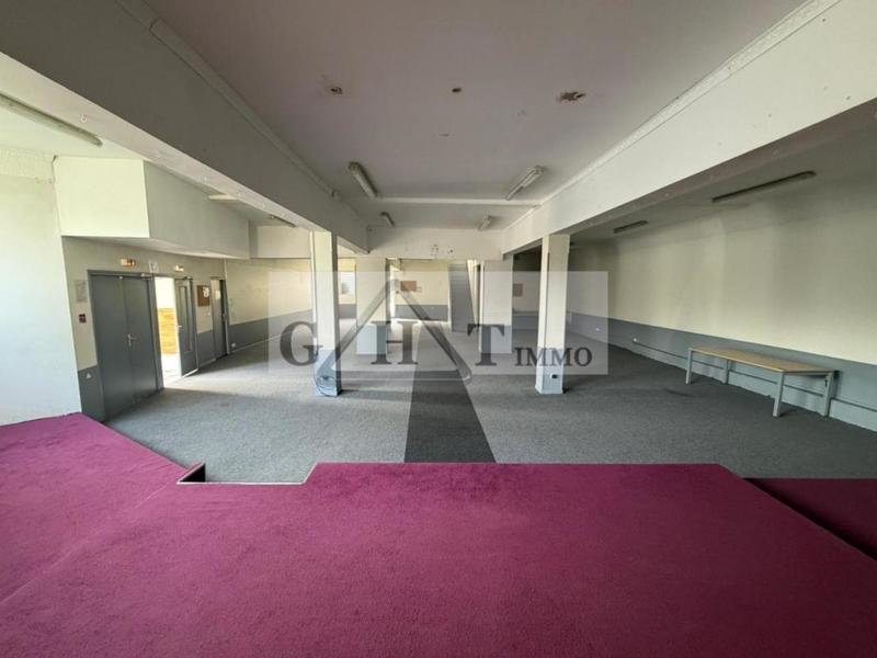 Entrepôt - 492 m²
