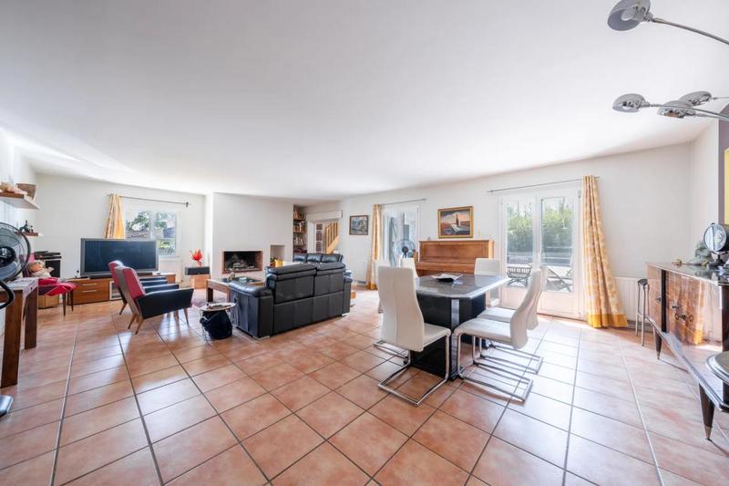 Maison - 288 m² - 7 pièces