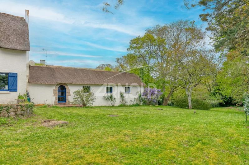 Maison - 270 m² - 10 pièces