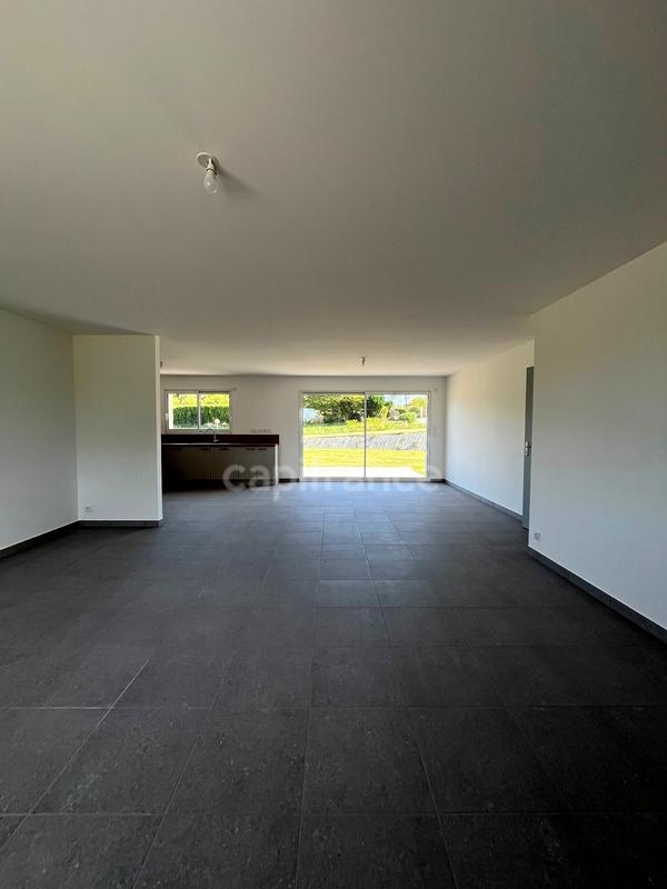 Maison - 100 m² - 4 pièces