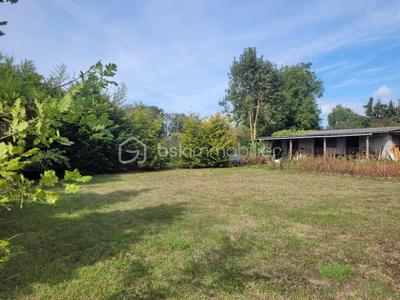 Terrain constructible - 1 457 m²