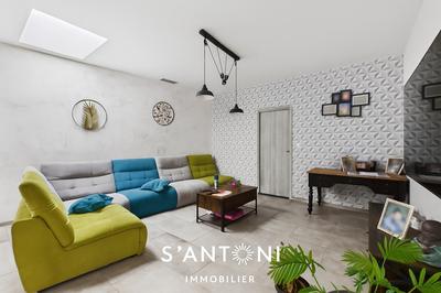 Maison - 161 m² - 7 pièces