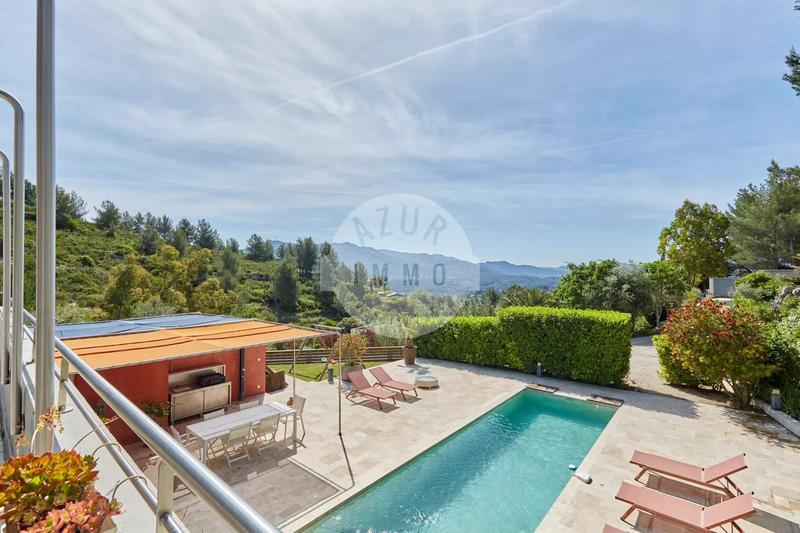 Maison - 350 m² - 6 pièces