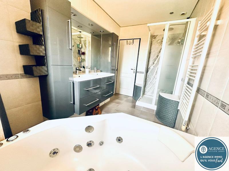 Maison - 110 m² - 6 pièces