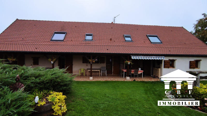 Maison ancienne - 208 m² - 9 pièces