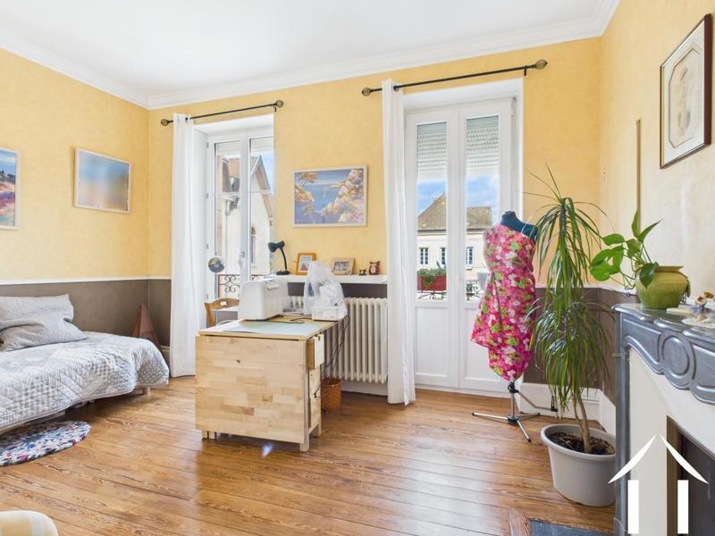 Maison - 198 m² - 8 pièces