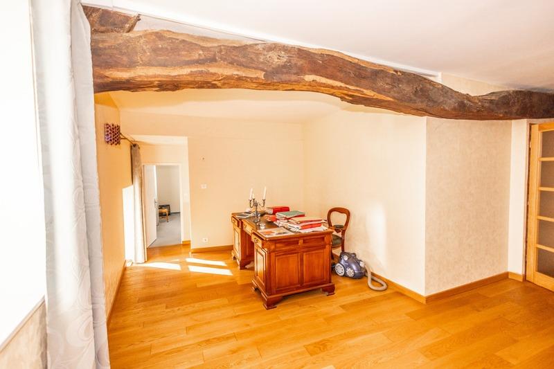 Propriété - 228 m² - 6 pièces