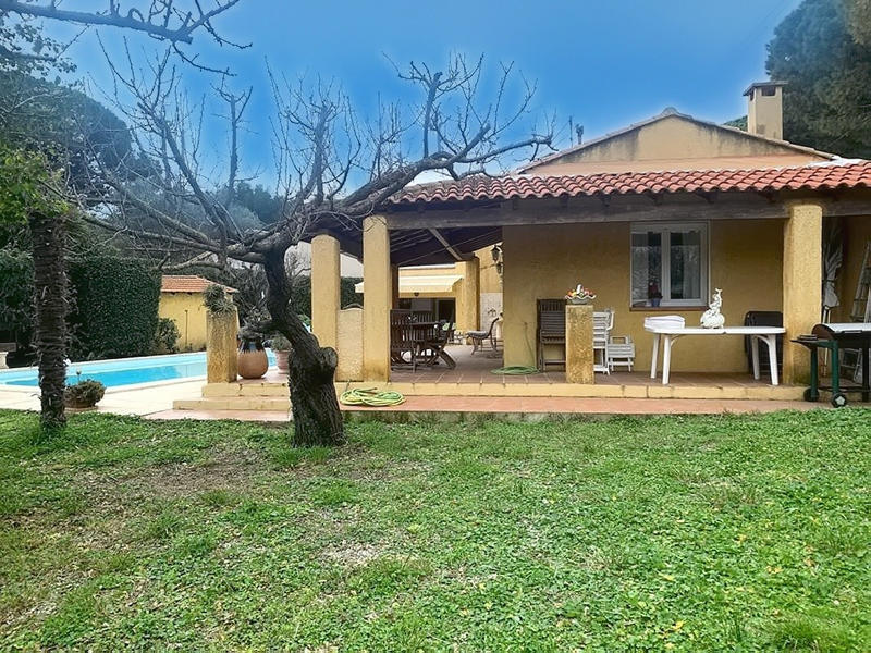 Maison - 184 m² - 8 pièces