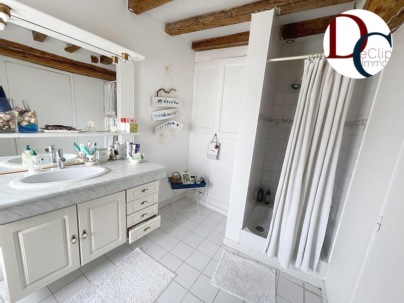 Maison - 226 m² - 8 pièces