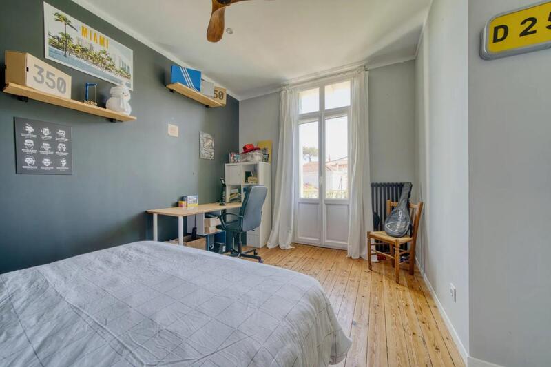 Maison - 232 m² - 11 pièces