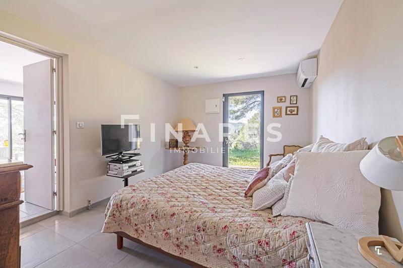 Maison - 215 m² - 6 pièces