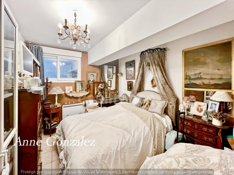 Maison - 345 m² - 7 pièces