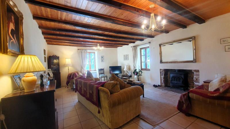 Corps de ferme - 184 m² - 6 pièces