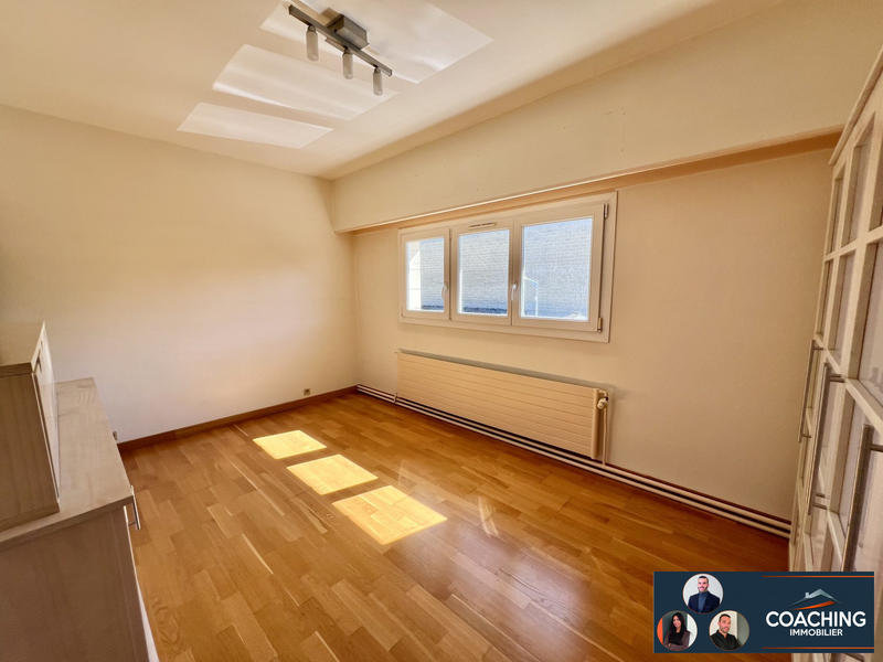 Maison - 210 m² - 10 pièces