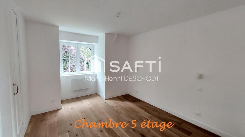 Maison - 230 m² - 8 pièces