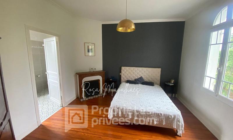 Maison - 225 m² - 8 pièces