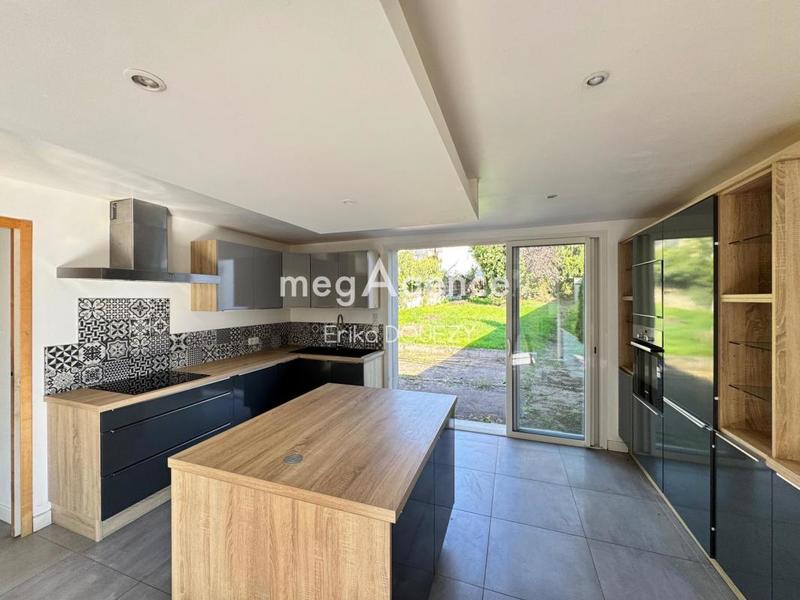 Maison - 166 m² - 8 pièces