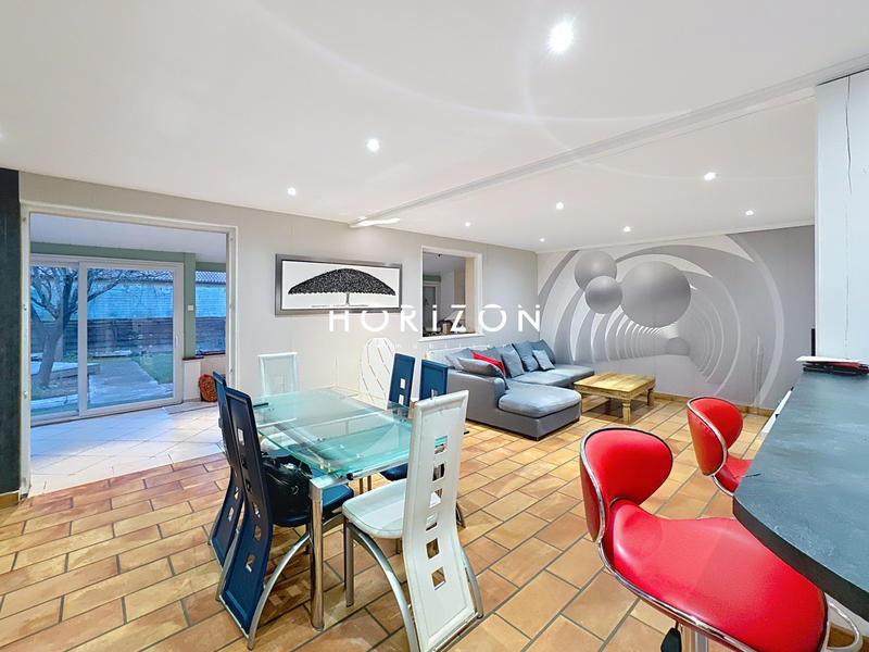 Villa - 180 m² - 8 pièces