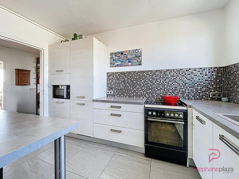 Appartement - 94 m² - 5 pièces