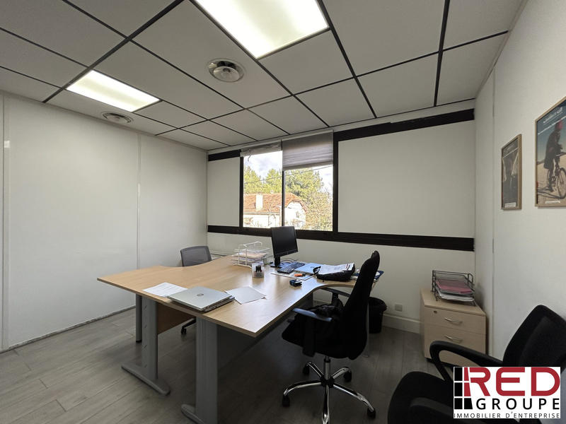 Bureau - 76 m²