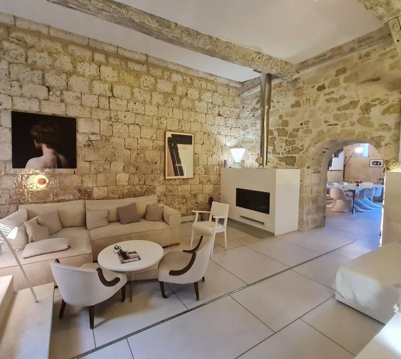 Demeure - 370 m² - 5 pièces