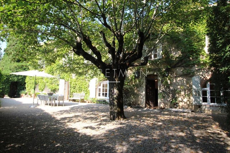 Maison - 300 m² - 10 pièces