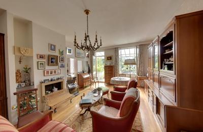 Maison - 180 m² - 10 pièces