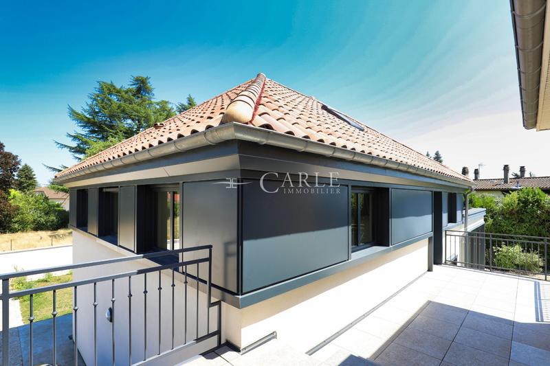 Villa - 255 m² - 10 pièces