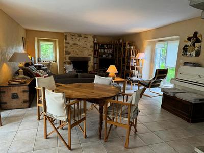 Propriété - 153 m² - 3 pièces