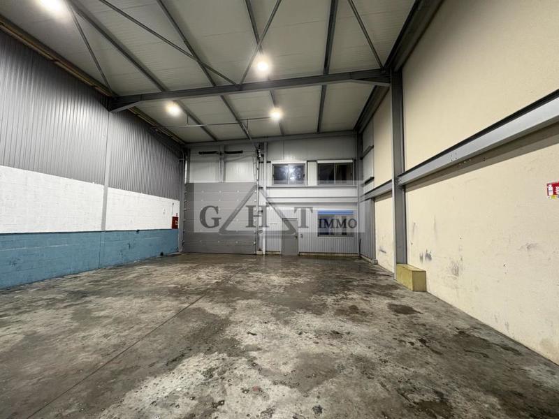 Entrepôt - 270 m²