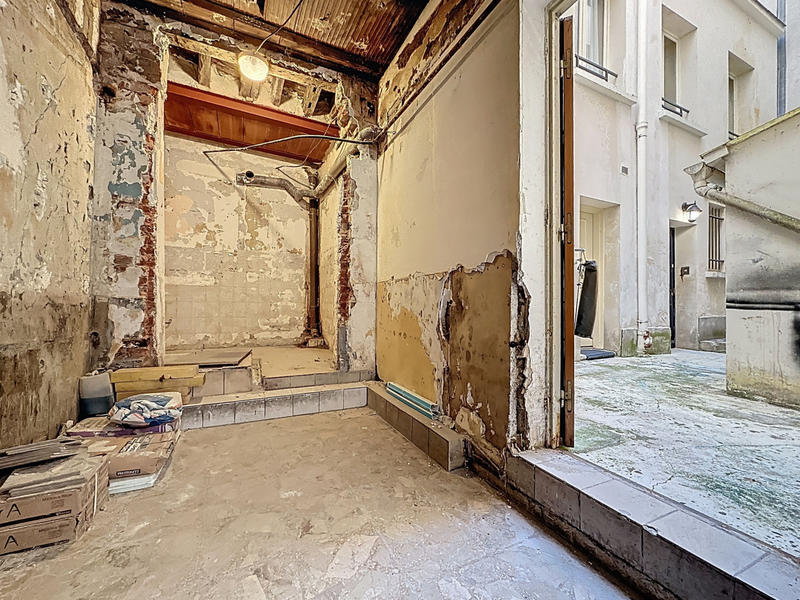 Local commercial - 81 m² - 4 pièces